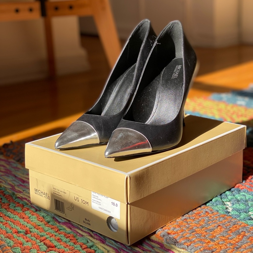 Michael Michael Kors Keke Leather Cap-Toe Pump 10M